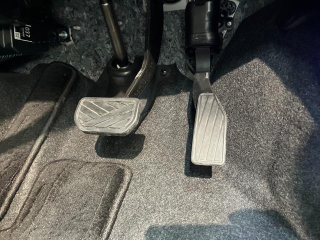 イグニスFリミテッド 4WD フルセグナビ Pカメラ 車検整備付衝突被害軽減ブレーキ コーナーセンサー フルセグナビ パノラマ DVD再生 Bluetooth USB パドルシフト クルーズコントロール シートヒーター LED オートライト オートエアコン(滋賀県)の中古車