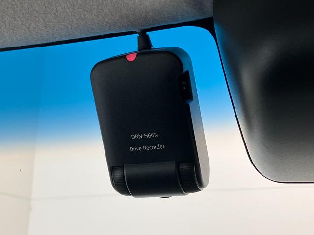 タントカスタムＸトップエディションＳＡ３　８型ナビ　バックカメラ衝突被害軽減ブレーキ　コーナーセンサー　８型フルセグナビ　Ｂｌｕｅｔｏｏｔｈ　ＤＶＤ再生　ＵＳＢ　バックカメラ　ドラレコ　両側電動スライドドア　シートヒーター　ＬＥＤ　オートライト　スマートキー（滋賀県）の中古車