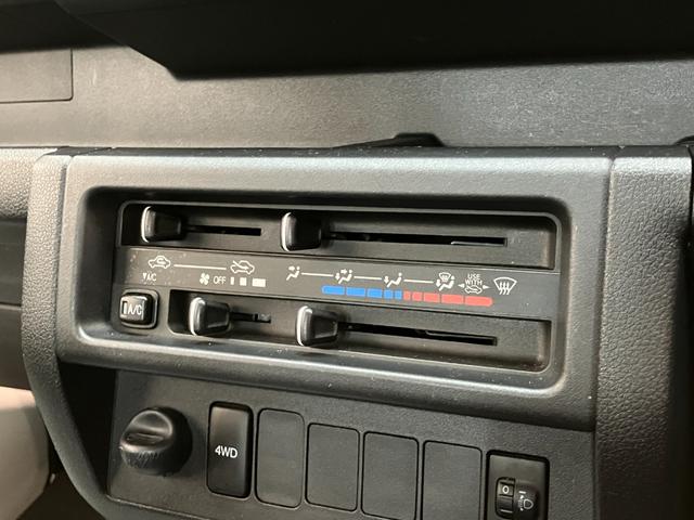 ハイゼットトラックスタンダード 4WD A/T車 AM/FMラジオ 車検整備付パートタイム4WD AM/FMラジオ マニュアルエアコン オートマチック車 ガードフレームプロテクター リヤーゲートプロテクター リヤーゲートチェーン(滋賀県)の中古車