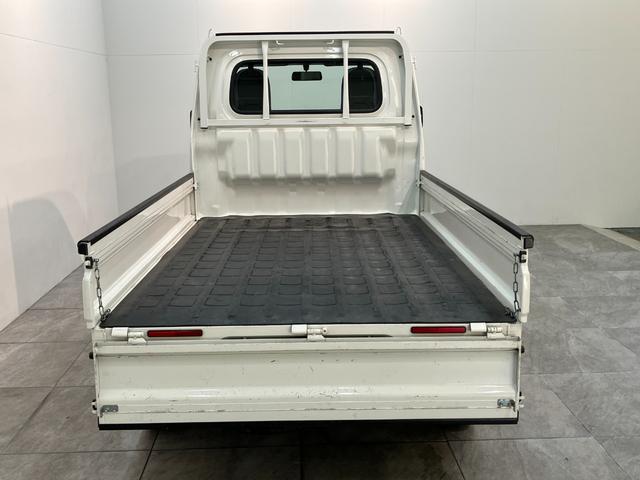 ハイゼットトラックスタンダード 4WD A/T車 AM/FMラジオ 車検整備付パートタイム4WD AM/FMラジオ マニュアルエアコン オートマチック車 ガードフレームプロテクター リヤーゲートプロテクター リヤーゲートチェーン(滋賀県)の中古車