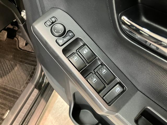 タフトＧターボ　ダーククロムベンチャー　１０型ナビ　前後ドラレコ衝突被害軽減ブレーキ　コーナーセンサー　１０型フルセグナビ　バックカメラ　ＤＶＤ再生　Ｂｌｕｅｔｏｏｔｈ　ＵＳＢ　前後ドラレコ　ＥＴＣ　前席シートヒーター　ＬＥＤ　レーダークルーズコントロール（滋賀県）の中古車