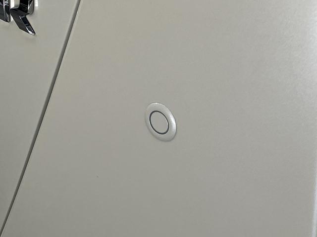 トールカスタムＧ　９型ディスプレイオーディオ　レーダークルコン衝突被害軽減ブレーキ　コーナーセンサー　９型ディスプレイオーディオ　フルセグ　Ｂｌｕｅｔｏｏｔｈ　ＵＳＢ　バックカメラ　両側電動スライドドア　ＬＥＤ　レーダークルーズコントロール　スマートキー（滋賀県）の中古車