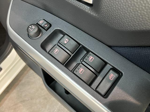 トールカスタムＧ　９型ディスプレイオーディオ　レーダークルコン衝突被害軽減ブレーキ　コーナーセンサー　９型ディスプレイオーディオ　フルセグ　Ｂｌｕｅｔｏｏｔｈ　ＵＳＢ　バックカメラ　両側電動スライドドア　ＬＥＤ　レーダークルーズコントロール　スマートキー（滋賀県）の中古車