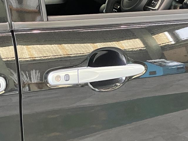 トールカスタムＧ　９型ナビ　パノラマカメラ　クルコン　車検整備付衝突被害軽減ブレーキ　コーナーセンサー　９型フルセグナビ　パノラマカメラ　ＤＶＤ　Ｂｌｕｅｔｏｏｔｈ　ＵＳＢ　前後ドラレコ　ＥＴＣ　両側電動スライドドア　ＬＥＤ　レーダークルーズコントロール（滋賀県）の中古車