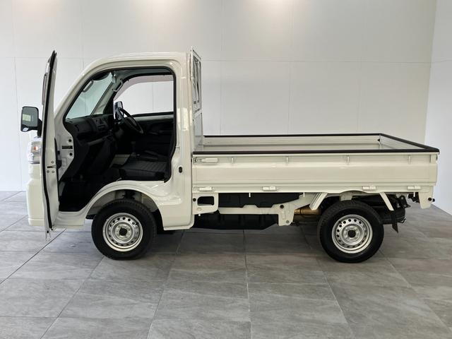 ハイゼットトラックスタンダード　５ＭＴ　４ＷＤ　コーナーセンサー　オートライト衝突被害軽減ブレーキ　コーナーセンサー　パートタイム４ＷＤ　ＡＭ／ＦＭラジオ　マニュアルエアコン　マニュアルレベリング　オートライト　ガードフレームプロテクター　ゲートプロテクター　５速マニュアル車（滋賀県）の中古車