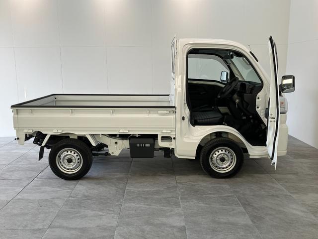 ハイゼットトラックスタンダード　５ＭＴ　４ＷＤ　コーナーセンサー　オートライト衝突被害軽減ブレーキ　コーナーセンサー　パートタイム４ＷＤ　ＡＭ／ＦＭラジオ　マニュアルエアコン　マニュアルレベリング　オートライト　ガードフレームプロテクター　ゲートプロテクター　５速マニュアル車（滋賀県）の中古車