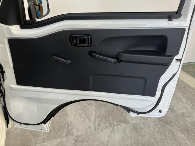 ハイゼットトラックスタンダード　５ＭＴ　４ＷＤ　コーナーセンサー　オートライト衝突被害軽減ブレーキ　コーナーセンサー　パートタイム４ＷＤ　ＡＭ／ＦＭラジオ　マニュアルエアコン　マニュアルレベリング　オートライト　ガードフレームプロテクター　ゲートプロテクター　５速マニュアル車（滋賀県）の中古車