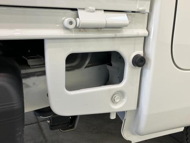 ハイゼットトラックスタンダード　５ＭＴ　４ＷＤ　コーナーセンサー　オートライト衝突被害軽減ブレーキ　コーナーセンサー　パートタイム４ＷＤ　ＡＭ／ＦＭラジオ　マニュアルエアコン　マニュアルレベリング　オートライト　ガードフレームプロテクター　ゲートプロテクター　５速マニュアル車（滋賀県）の中古車