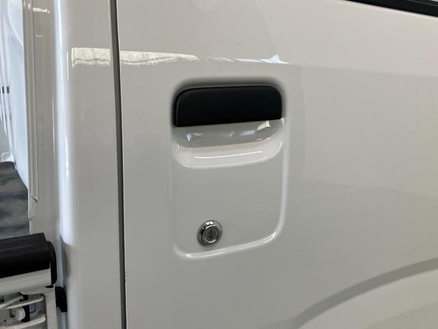 ハイゼットトラックスタンダード　５ＭＴ　４ＷＤ　コーナーセンサー　オートライト衝突被害軽減ブレーキ　コーナーセンサー　パートタイム４ＷＤ　ＡＭ／ＦＭラジオ　マニュアルエアコン　マニュアルレベリング　オートライト　ガードフレームプロテクター　ゲートプロテクター　５速マニュアル車（滋賀県）の中古車