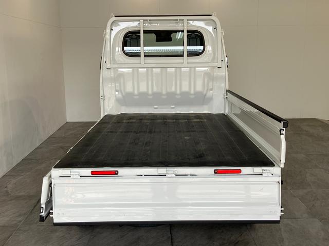 ハイゼットトラックスタンダード　５ＭＴ　４ＷＤ　コーナーセンサー　オートライト衝突被害軽減ブレーキ　コーナーセンサー　パートタイム４ＷＤ　ＡＭ／ＦＭラジオ　マニュアルエアコン　マニュアルレベリング　オートライト　ガードフレームプロテクター　ゲートプロテクター　５速マニュアル車（滋賀県）の中古車