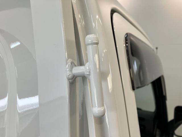 ハイゼットトラックスタンダード　５ＭＴ　４ＷＤ　コーナーセンサー　オートライト衝突被害軽減ブレーキ　コーナーセンサー　パートタイム４ＷＤ　ＡＭ／ＦＭラジオ　マニュアルエアコン　マニュアルレベリング　オートライト　ガードフレームプロテクター　ゲートプロテクター　５速マニュアル車（滋賀県）の中古車