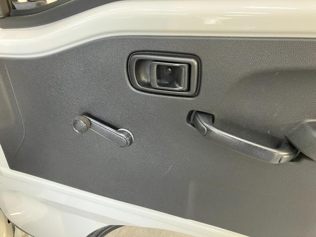 ハイゼットトラックスタンダード　５ＭＴ　４ＷＤ　コーナーセンサー　オートライト衝突被害軽減ブレーキ　コーナーセンサー　パートタイム４ＷＤ　ＡＭ／ＦＭラジオ　マニュアルエアコン　マニュアルレベリング　オートライト　ガードフレームプロテクター　ゲートプロテクター　５速マニュアル車（滋賀県）の中古車