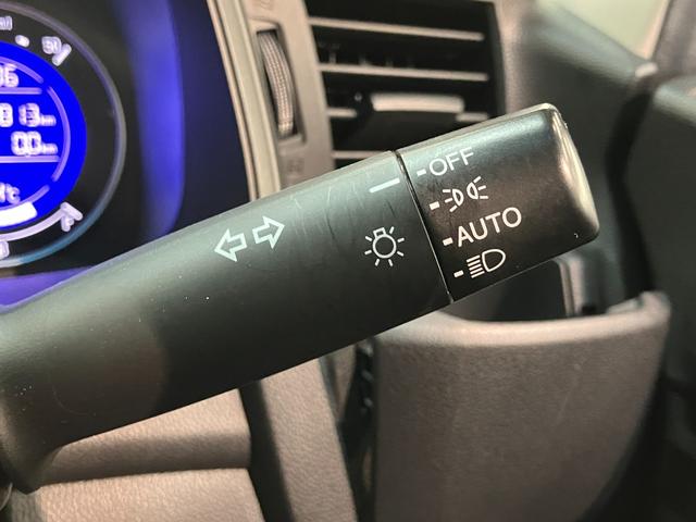 フィット１３Ｇ・Ｆパッケージ　ワンセグナビ　バックカメラ　車検整備付ワンセグナビ　バックカメラ　ＤＶＤ再生　ＵＳＢ　ＥＴＣ　社外アルミ　ＬＥＤ　オートライト　オートエアコン　スマートキー　電動格納式ミラー　エコアイドル（滋賀県）の中古車