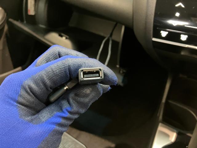 フィット１３Ｇ・Ｆパッケージ　ワンセグナビ　バックカメラ　車検整備付ワンセグナビ　バックカメラ　ＤＶＤ再生　ＵＳＢ　ＥＴＣ　社外アルミ　ＬＥＤ　オートライト　オートエアコン　スマートキー　電動格納式ミラー　エコアイドル（滋賀県）の中古車