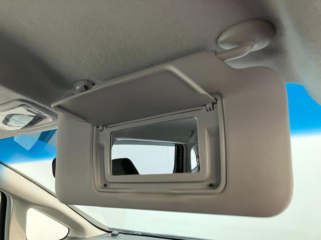 フィット１３Ｇ・Ｆパッケージ　ワンセグナビ　バックカメラ　車検整備付ワンセグナビ　バックカメラ　ＤＶＤ再生　ＵＳＢ　ＥＴＣ　社外アルミ　ＬＥＤ　オートライト　オートエアコン　スマートキー　電動格納式ミラー　エコアイドル（滋賀県）の中古車