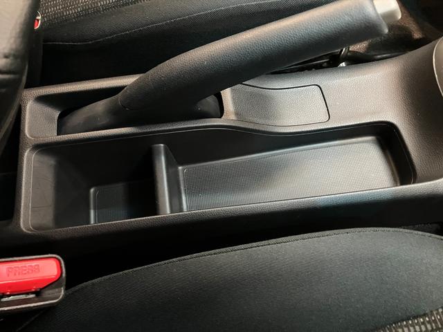 フィット１３Ｇ・Ｆパッケージ　ワンセグナビ　バックカメラ　車検整備付ワンセグナビ　バックカメラ　ＤＶＤ再生　ＵＳＢ　ＥＴＣ　社外アルミ　ＬＥＤ　オートライト　オートエアコン　スマートキー　電動格納式ミラー　エコアイドル（滋賀県）の中古車