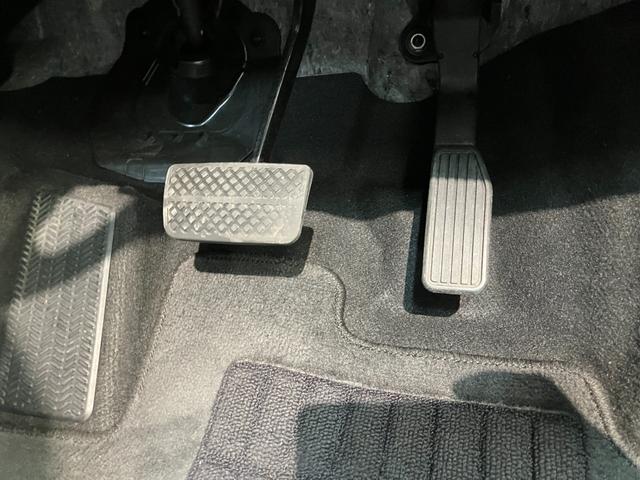 フィット１３Ｇ・Ｆパッケージ　ワンセグナビ　バックカメラ　車検整備付ワンセグナビ　バックカメラ　ＤＶＤ再生　ＵＳＢ　ＥＴＣ　社外アルミ　ＬＥＤ　オートライト　オートエアコン　スマートキー　電動格納式ミラー　エコアイドル（滋賀県）の中古車