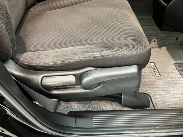 フリードＧ　ジャストセレクション　８型フルセグナビ　バックカメラ８型フルセグナビ　Ｂｌｕｅｔｏｏｔｈ　ＵＳＢ　バックカメラ　ドラレコ　ＥＴＣ　左側電動スライドドア　ＨＩＤヘッドライト　電動格納式ミラー　オートエアコン　スマートキー　タイヤ４本新品交換済み（滋賀県）の中古車
