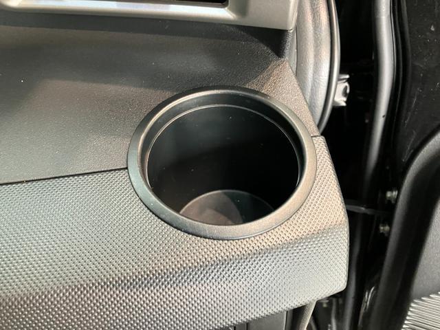 フリードＧ　ジャストセレクション　８型フルセグナビ　バックカメラ８型フルセグナビ　Ｂｌｕｅｔｏｏｔｈ　ＵＳＢ　バックカメラ　ドラレコ　ＥＴＣ　左側電動スライドドア　ＨＩＤヘッドライト　電動格納式ミラー　オートエアコン　スマートキー　タイヤ４本新品交換済み（滋賀県）の中古車