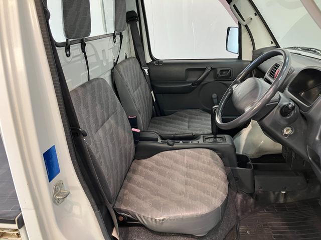 キャリイトラックＫＣ　４ＷＤ　Ａ／Ｔ　ＡＭ／ＦＭラジオ　車検整備付パートタイム４ＷＤ　ＡＭ／ＦＭラジオ　エアコン　パワステ　マニュアルレベリング　ゲートプロテクター　荷台マット（滋賀県）の中古車