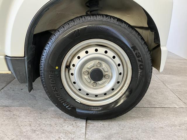 キャリイトラックＫＣ　４ＷＤ　Ａ／Ｔ　ＡＭ／ＦＭラジオ　車検整備付パートタイム４ＷＤ　ＡＭ／ＦＭラジオ　エアコン　パワステ　マニュアルレベリング　ゲートプロテクター　荷台マット（滋賀県）の中古車