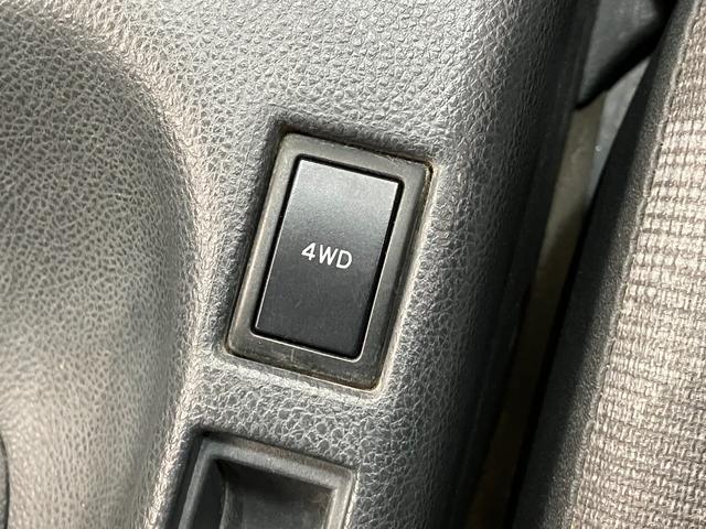 キャリイトラックＫＣ　４ＷＤ　Ａ／Ｔ　ＡＭ／ＦＭラジオ　車検整備付パートタイム４ＷＤ　ＡＭ／ＦＭラジオ　エアコン　パワステ　マニュアルレベリング　ゲートプロテクター　荷台マット（滋賀県）の中古車