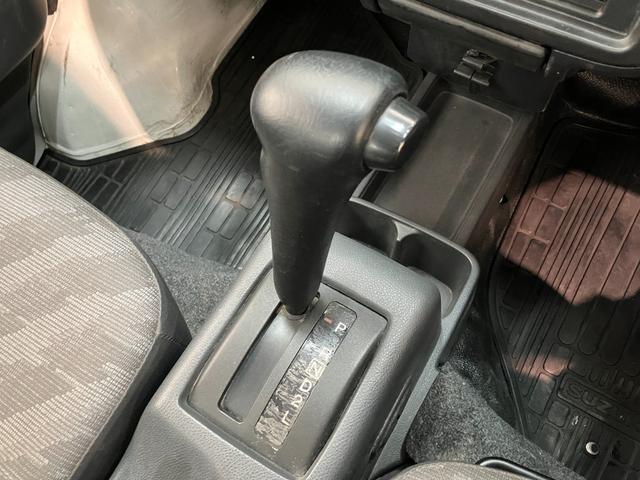 キャリイトラックＫＣ　４ＷＤ　Ａ／Ｔ　ＡＭ／ＦＭラジオ　車検整備付パートタイム４ＷＤ　ＡＭ／ＦＭラジオ　エアコン　パワステ　マニュアルレベリング　ゲートプロテクター　荷台マット（滋賀県）の中古車