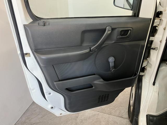 キャリイトラックＫＣ　４ＷＤ　Ａ／Ｔ　ＡＭ／ＦＭラジオ　車検整備付パートタイム４ＷＤ　ＡＭ／ＦＭラジオ　エアコン　パワステ　マニュアルレベリング　ゲートプロテクター　荷台マット（滋賀県）の中古車