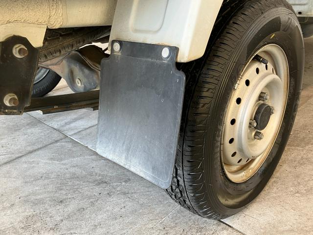 キャリイトラックＫＣ　４ＷＤ　Ａ／Ｔ　ＡＭ／ＦＭラジオ　車検整備付パートタイム４ＷＤ　ＡＭ／ＦＭラジオ　エアコン　パワステ　マニュアルレベリング　ゲートプロテクター　荷台マット（滋賀県）の中古車