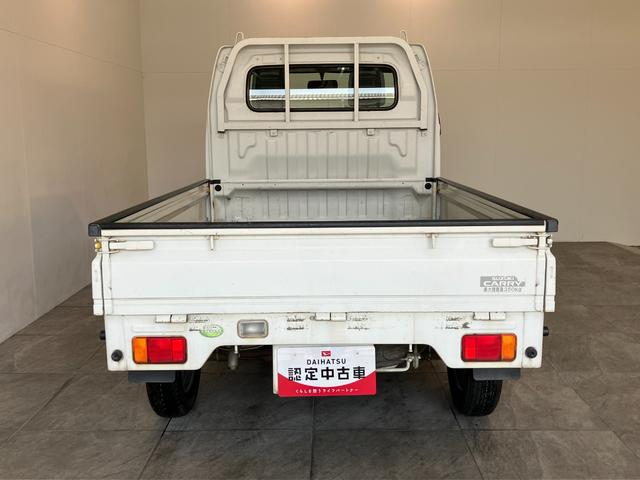 キャリイトラックＫＣ　４ＷＤ　Ａ／Ｔ　ＡＭ／ＦＭラジオ　車検整備付パートタイム４ＷＤ　ＡＭ／ＦＭラジオ　エアコン　パワステ　マニュアルレベリング　ゲートプロテクター　荷台マット（滋賀県）の中古車