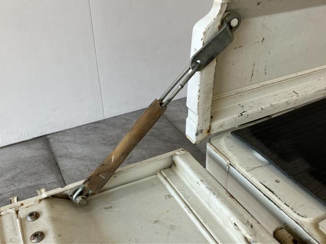 キャリイトラックＫＣ　４ＷＤ　Ａ／Ｔ　ＡＭ／ＦＭラジオ　車検整備付パートタイム４ＷＤ　ＡＭ／ＦＭラジオ　エアコン　パワステ　マニュアルレベリング　ゲートプロテクター　荷台マット（滋賀県）の中古車