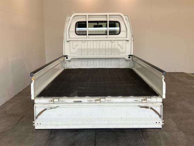 キャリイトラックＫＣ　４ＷＤ　Ａ／Ｔ　ＡＭ／ＦＭラジオ　車検整備付パートタイム４ＷＤ　ＡＭ／ＦＭラジオ　エアコン　パワステ　マニュアルレベリング　ゲートプロテクター　荷台マット（滋賀県）の中古車