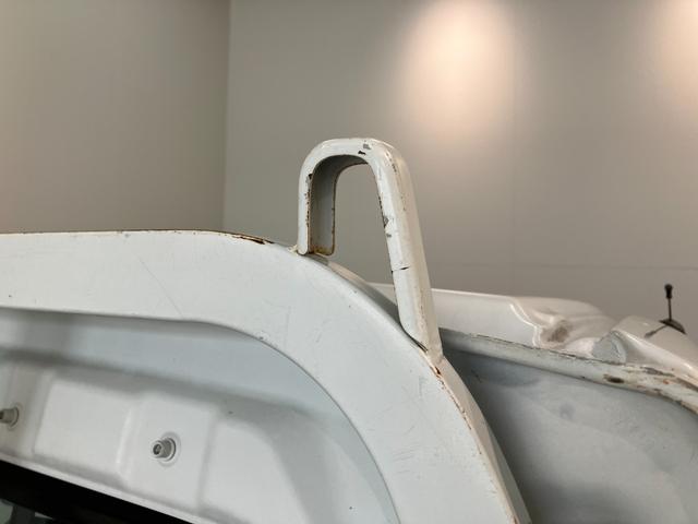 キャリイトラックＫＣ　４ＷＤ　Ａ／Ｔ　ＡＭ／ＦＭラジオ　車検整備付パートタイム４ＷＤ　ＡＭ／ＦＭラジオ　エアコン　パワステ　マニュアルレベリング　ゲートプロテクター　荷台マット（滋賀県）の中古車