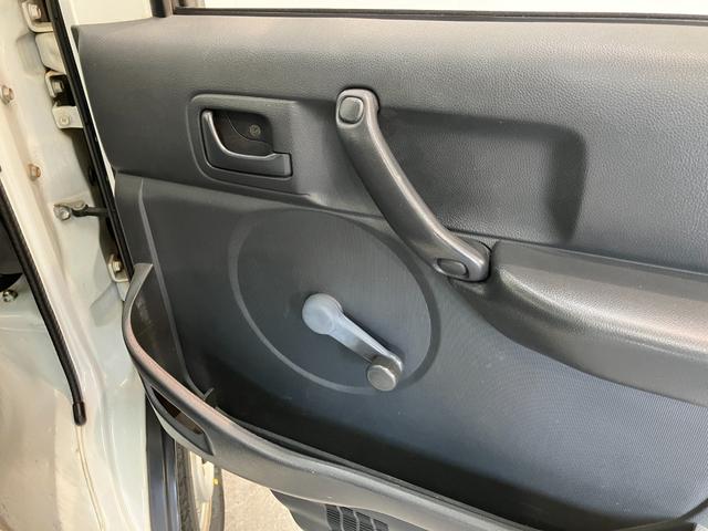 キャリイトラックＫＣ　４ＷＤ　Ａ／Ｔ　ＡＭ／ＦＭラジオ　車検整備付パートタイム４ＷＤ　ＡＭ／ＦＭラジオ　エアコン　パワステ　マニュアルレベリング　ゲートプロテクター　荷台マット（滋賀県）の中古車