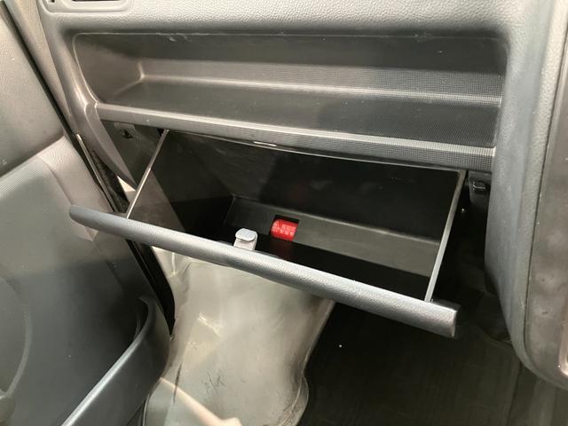 キャリイトラックＫＣ　４ＷＤ　Ａ／Ｔ　ＡＭ／ＦＭラジオ　車検整備付パートタイム４ＷＤ　ＡＭ／ＦＭラジオ　エアコン　パワステ　マニュアルレベリング　ゲートプロテクター　荷台マット（滋賀県）の中古車