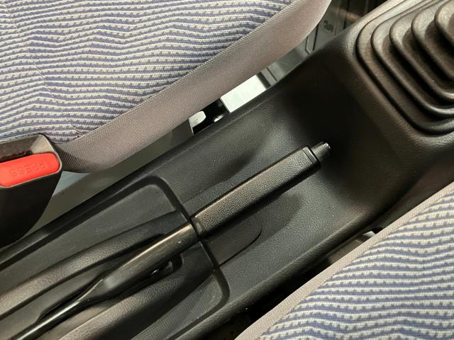 アクティトラックタウン　４ＷＤ　５ＭＴ　荷台作業灯　社外ＬＥＤ　車検整備付ＣＤステレオ　ＬＥＤヘッドライト　キーレスエントリー　パワーウインドウ　荷台作業灯　ホイールカバー　荷台マット　ゲートプロテクター　５速マニュアルミッション車　フルタイム４ＷＤ（滋賀県）の中古車