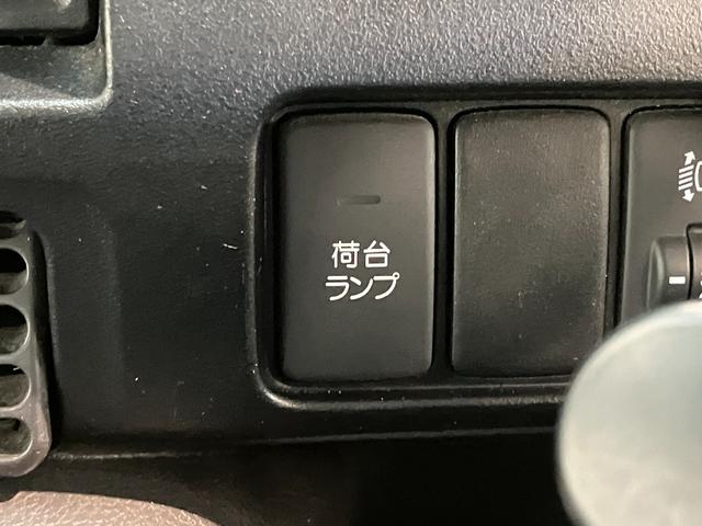 アクティトラックタウン　４ＷＤ　５ＭＴ　荷台作業灯　社外ＬＥＤ　車検整備付ＣＤステレオ　ＬＥＤヘッドライト　キーレスエントリー　パワーウインドウ　荷台作業灯　ホイールカバー　荷台マット　ゲートプロテクター　５速マニュアルミッション車　フルタイム４ＷＤ（滋賀県）の中古車