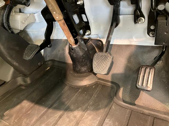 アクティトラックタウン　４ＷＤ　５ＭＴ　荷台作業灯　社外ＬＥＤ　車検整備付ＣＤステレオ　ＬＥＤヘッドライト　キーレスエントリー　パワーウインドウ　荷台作業灯　ホイールカバー　荷台マット　ゲートプロテクター　５速マニュアルミッション車　フルタイム４ＷＤ（滋賀県）の中古車