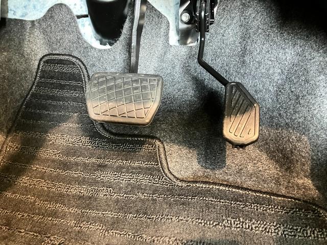 タフトＧターボ　ダーククロムベンチャー　１０型ナビ　前後ドラレコ衝突被害軽減ブレーキ　コーナーセンサー　１０型フルセグナビ　ＤＶＤ再生　Ｂｌｕｅｔｏｏｔｈ　ＵＳＢ　バックカメラ　前後ドラレコ　前席シートヒーター　ＬＥＤ　オートライト　クルーズコントロール　ターボ（滋賀県）の中古車