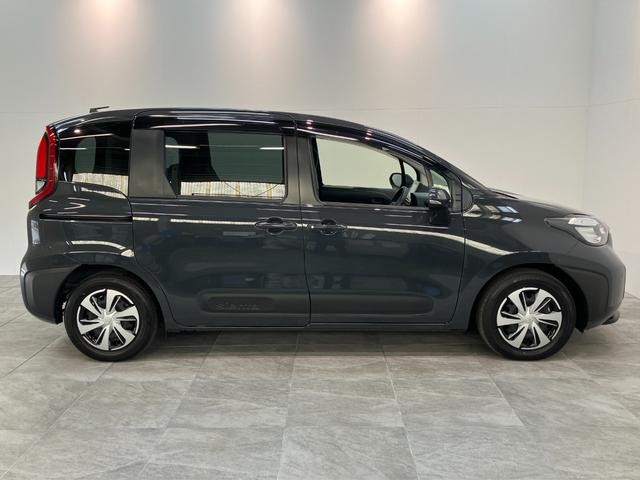 シエンタハイブリッドG 10.5型D.A バックカメラ 後席モニタートヨタセーフティセンス コーナーセンサー 10.5型ディスプレイオーディオ バックカメラ Bluetooth USB フリップダウンモニター ETC 両側電動スライドドア レーダークルーズコントロール(滋賀県)の中古車