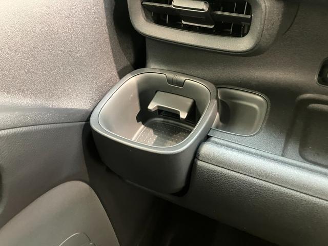 シエンタハイブリッドG 10.5型D.A バックカメラ 後席モニタートヨタセーフティセンス コーナーセンサー 10.5型ディスプレイオーディオ バックカメラ Bluetooth USB フリップダウンモニター ETC 両側電動スライドドア レーダークルーズコントロール(滋賀県)の中古車