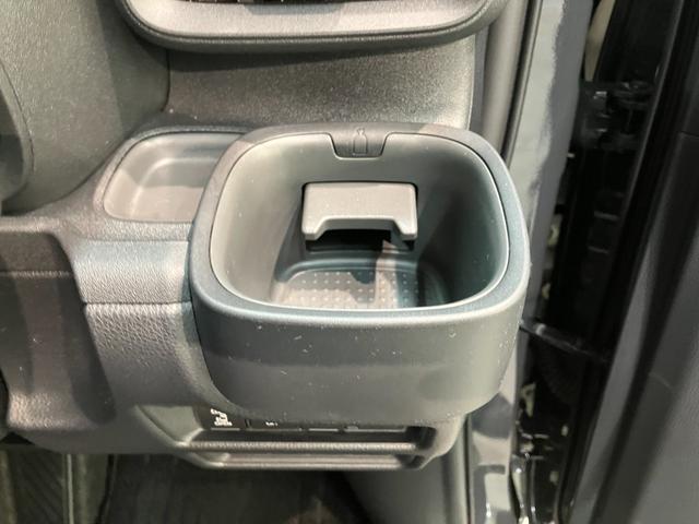 シエンタハイブリッドG 10.5型D.A バックカメラ 後席モニタートヨタセーフティセンス コーナーセンサー 10.5型ディスプレイオーディオ バックカメラ Bluetooth USB フリップダウンモニター ETC 両側電動スライドドア レーダークルーズコントロール(滋賀県)の中古車