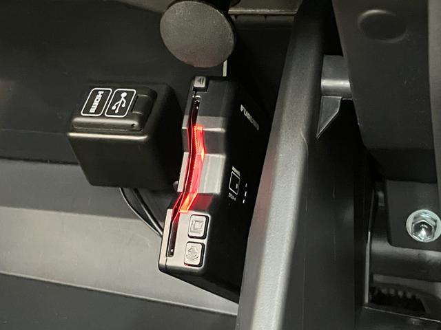 コペンＧＲスポーツ　フルセグナビ　バックカメラ　ＢＢＳアルミＧＲ専用サスペンション　フルセグナビ　ＤＶＤ再生　Ｂｌｕｅｔｏｏｔｈ　ＵＳＢ　バックカメラ　ＥＴＣ　ＭＯＭＯ製ハンドル　レカロシート　ＢＢＳ製アルミ　シートヒーター　ＬＥＤ　パドルシフト　スマートキー（滋賀県）の中古車