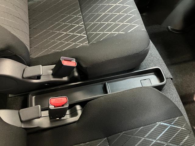 アトレーＲＳ　４ＷＤ　９ＤＡ　デジタルインナーミラー　届出済未使用車衝突被害軽減ブレーキ　コーナーセンサー　９インチディスプレイオーディオ　フルセグ　Ｂｌｕｅｔｏｏｔｈ　ＵＳＢ　バックカメラ　レーダークルコン　両側電動スライドドア　ＬＥＤ　デジタルインナーミラー（滋賀県）の中古車