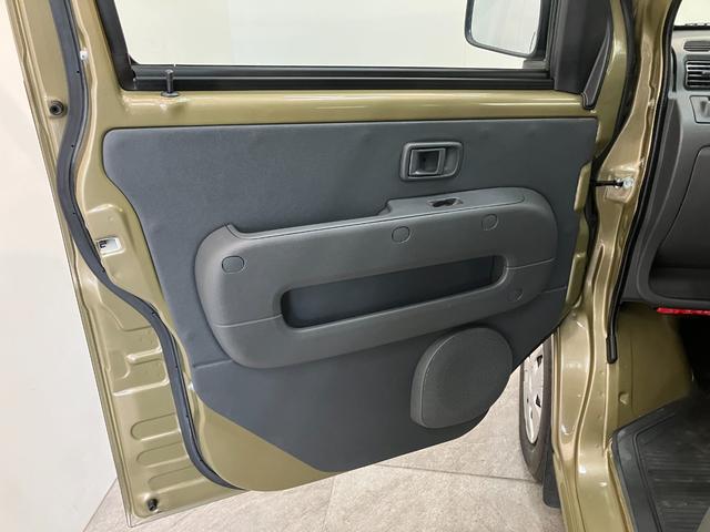 ハイゼットカーゴデッキバンＧＬ　４ＷＤ　ＡＴ車　ＣＤ　ＥＴＣ　キーレスＣＤステレオ　ＥＴＣ　フロントパワーウインドウ　キーレスエントリー　両側スライドドア　マニュアルレベリング　ルーフキャリア　パートタイム４ＷＤ（滋賀県）の中古車