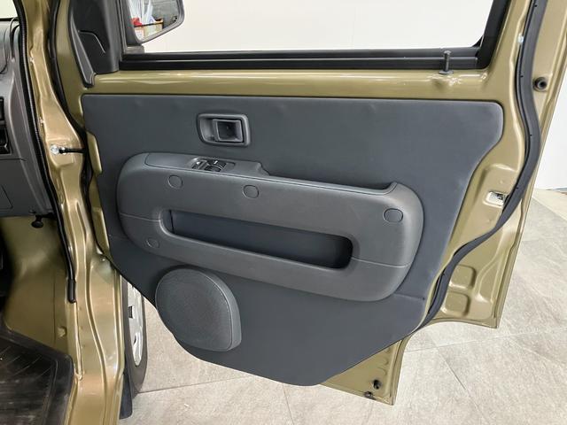 ハイゼットカーゴデッキバンＧＬ　４ＷＤ　ＡＴ車　ＣＤ　ＥＴＣ　キーレスＣＤステレオ　ＥＴＣ　フロントパワーウインドウ　キーレスエントリー　両側スライドドア　マニュアルレベリング　ルーフキャリア　パートタイム４ＷＤ（滋賀県）の中古車