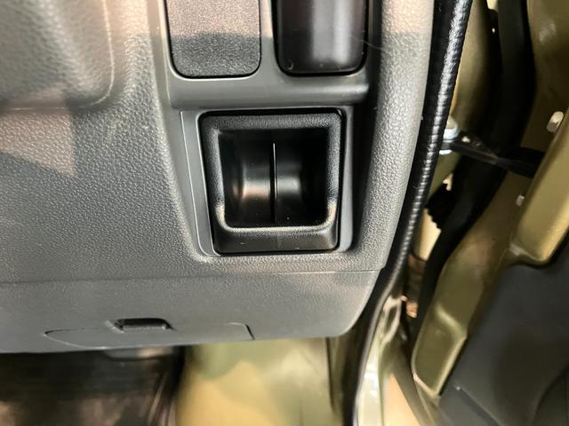 ハイゼットカーゴデッキバンＧＬ　４ＷＤ　ＡＴ車　ＣＤ　ＥＴＣ　キーレスＣＤステレオ　ＥＴＣ　フロントパワーウインドウ　キーレスエントリー　両側スライドドア　マニュアルレベリング　ルーフキャリア　パートタイム４ＷＤ（滋賀県）の中古車