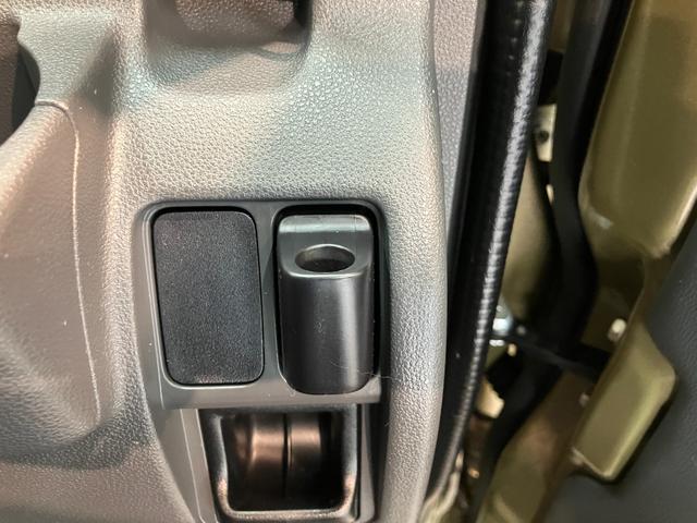 ハイゼットカーゴデッキバンＧＬ　４ＷＤ　ＡＴ車　ＣＤ　ＥＴＣ　キーレスＣＤステレオ　ＥＴＣ　フロントパワーウインドウ　キーレスエントリー　両側スライドドア　マニュアルレベリング　ルーフキャリア　パートタイム４ＷＤ（滋賀県）の中古車