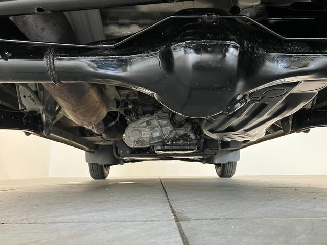 ハイゼットカーゴデッキバンＧＬ　４ＷＤ　ＡＴ車　ＣＤ　ＥＴＣ　キーレスＣＤステレオ　ＥＴＣ　フロントパワーウインドウ　キーレスエントリー　両側スライドドア　マニュアルレベリング　ルーフキャリア　パートタイム４ＷＤ（滋賀県）の中古車