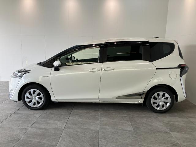 シエンタハイブリッドＧ　クエロ　コーナーセンサー　ワンセグナビトヨタセーフティセンス　コーナーセンサー　ワンセグナビ　Ｂｌｕｅｔｏｏｔｈ　バックカメラ　ＥＴＣ　前席シートヒーター　両側電動スライドドア　ＬＥＤ　オートエアコン　電動格納式ミラー　スマートキー（滋賀県）の中古車